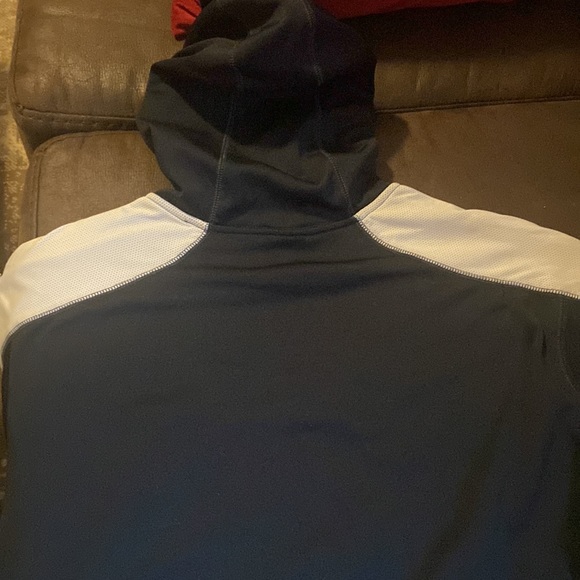 Nike Hoodie (heavy) - Picture 9 of 11